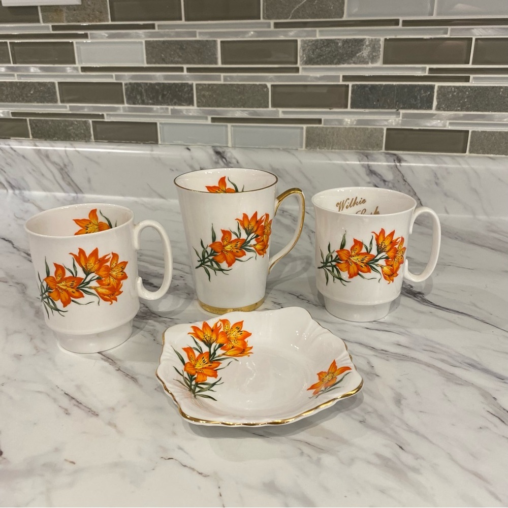 Vintage‎ Royal Windsor Prairie Lily bone china set floral emblem of Saskatchewan